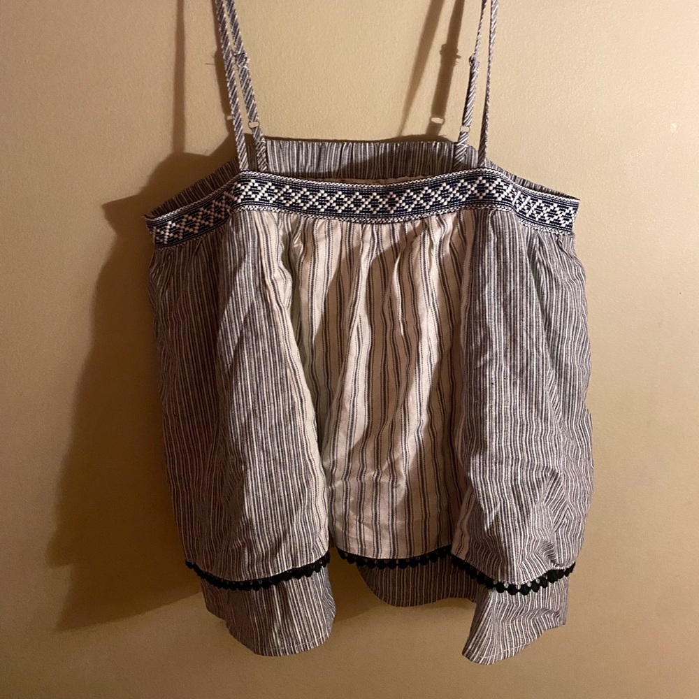 Trendy Boutique Top. NWT